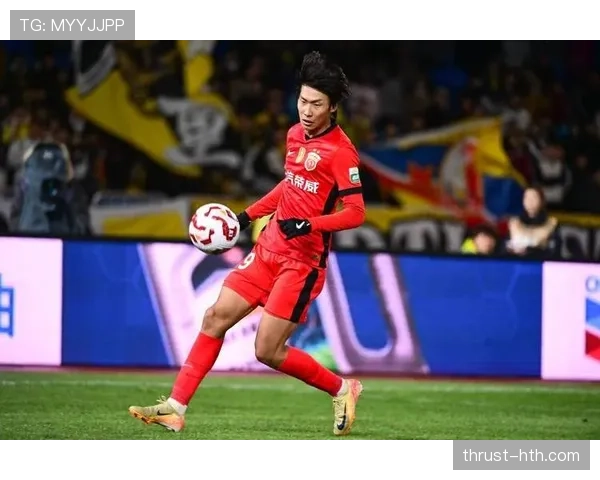 新一代足球新星闪耀赛场,未来巨星崛起之路引人瞩目 新一代足球新星闪耀赛场,未来巨星崛起之路引人瞩目