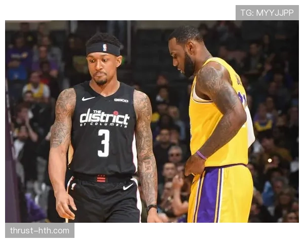 比尔无球跑动较上季增多拉开空间提升三分效率