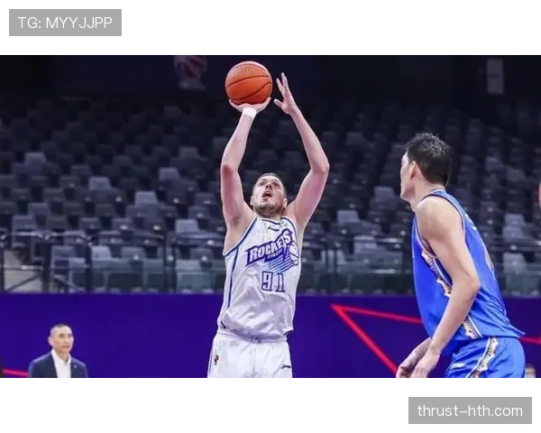 奥卡福内线防守效率提升，改变球队禁区轮转节奏