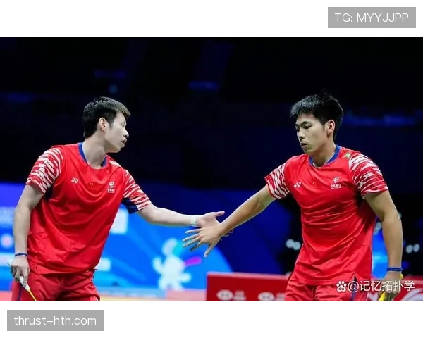 赛场上拼到汗水都能拧出来，赛后戴着大表拎名牌溜走的翁泓阳，笑到我怀疑人生